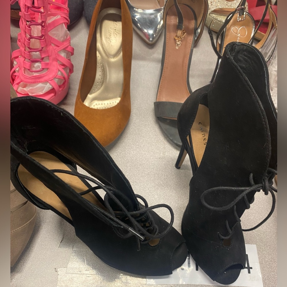 Multiple shoes available, Everything must go